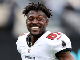 Antonio Brown Declares Signing with the Baltimore Ravens
