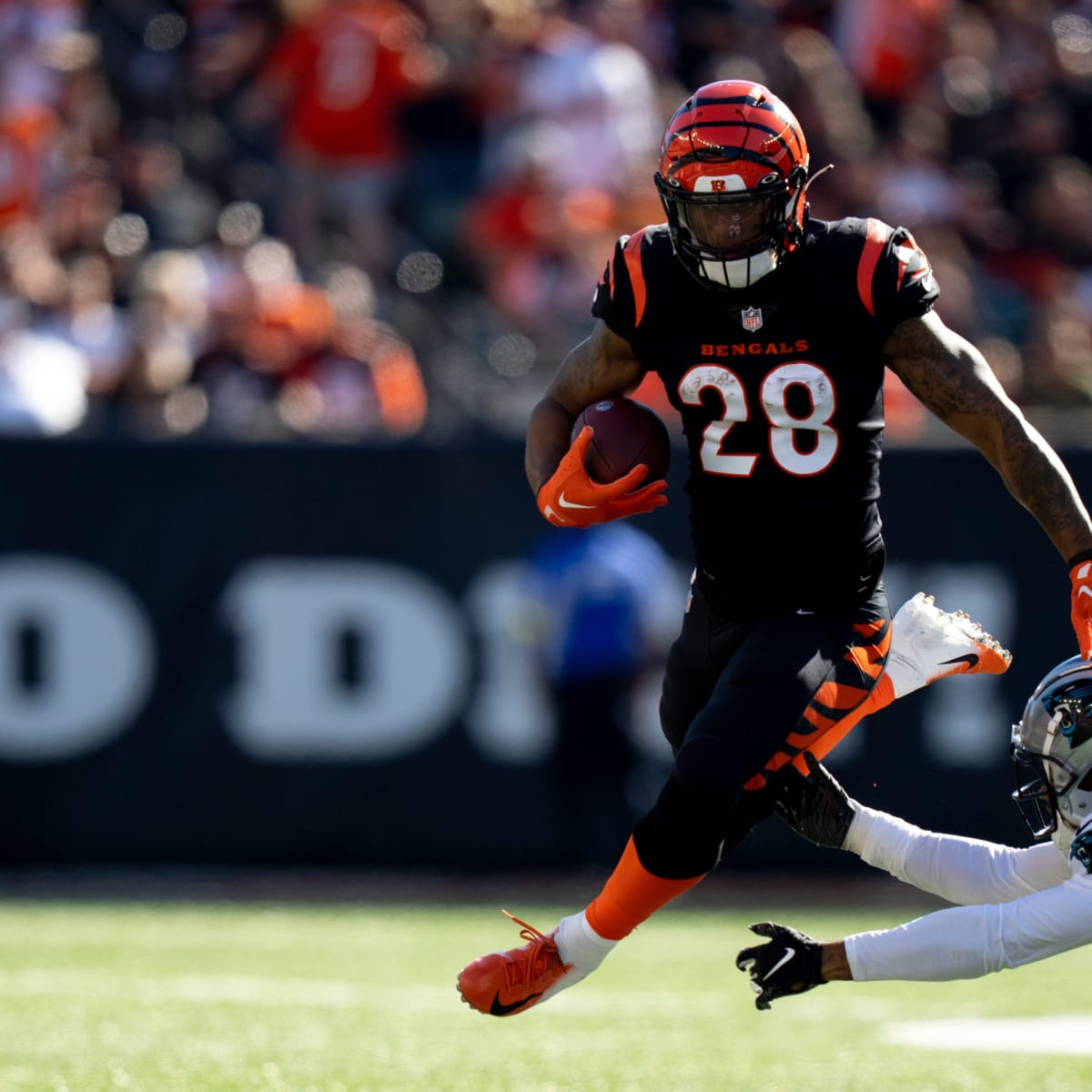 Joe Mixon Agrees to Significant Salary Reduction to Stay with the Bengals