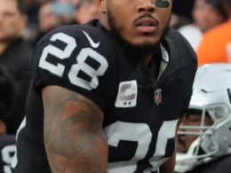 Josh Jacobs and Maxx Crosby Were Poised to Sign Deal in Raiders Facility Parking Lot Before Deadline