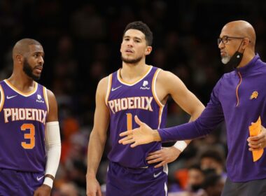 Monty Williams, Kevin Durant, and Devin Booker discussing basketball strategies