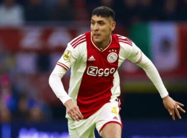 Edson Alvarez wearing Mexico jersey