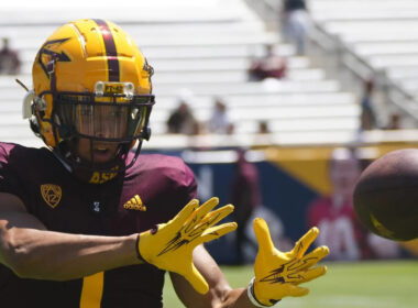 Xavier Guillory making a play during a game